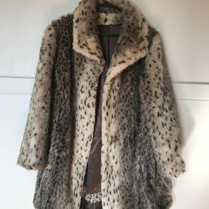 LEOPARD FAUX FUR COAT